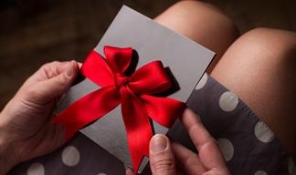 FIVE ideas for green gift wrap